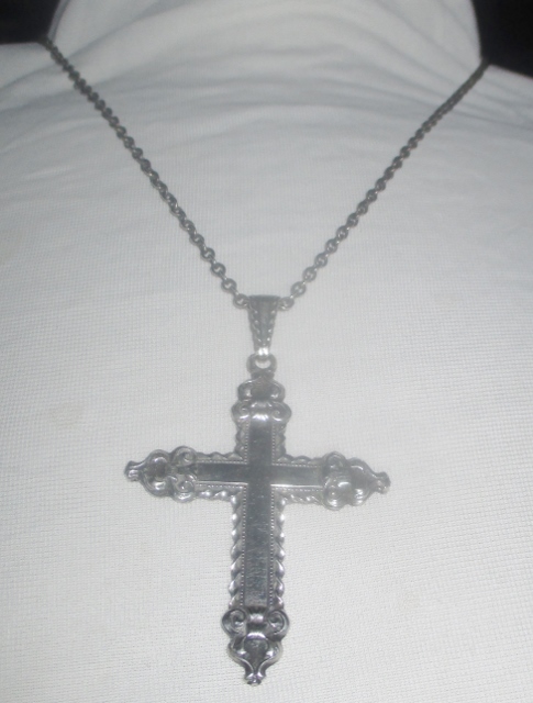 M853M 830s design Hestenes Bergen cross pendant and chain